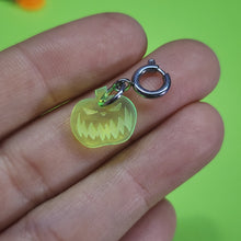 SMALL - ANGRY PUMPKIN CHARMS
