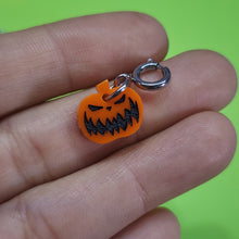 SMALL - ANGRY PUMPKIN CHARMS