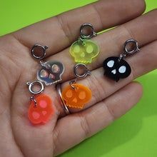 SMALL - SKULL CHARMS