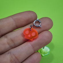 SMALL - SKULL CHARMS