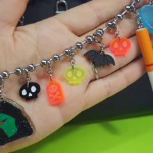 SMALL - SKULL CHARMS