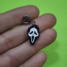 SMALL - SCREAM MASK CHARM