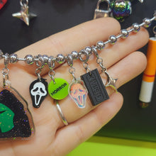 SMALL - SCREAM MASK CHARM