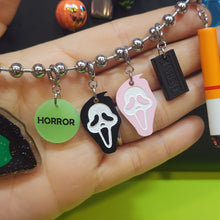 SMALL - SCREAM MASK CHARM