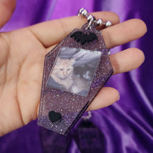 COFFIN FRAME MAGNETIC KEYCHAIN