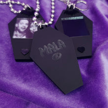 COFFIN FRAME MAGNETIC KEYCHAIN