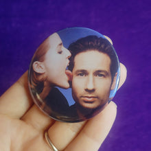 MULDER AND SKULLY - X-FILES 2.5" Inch Buttons