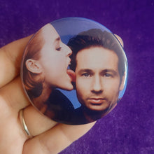 MULDER AND SKULLY - X-FILES 2.5" Inch Buttons